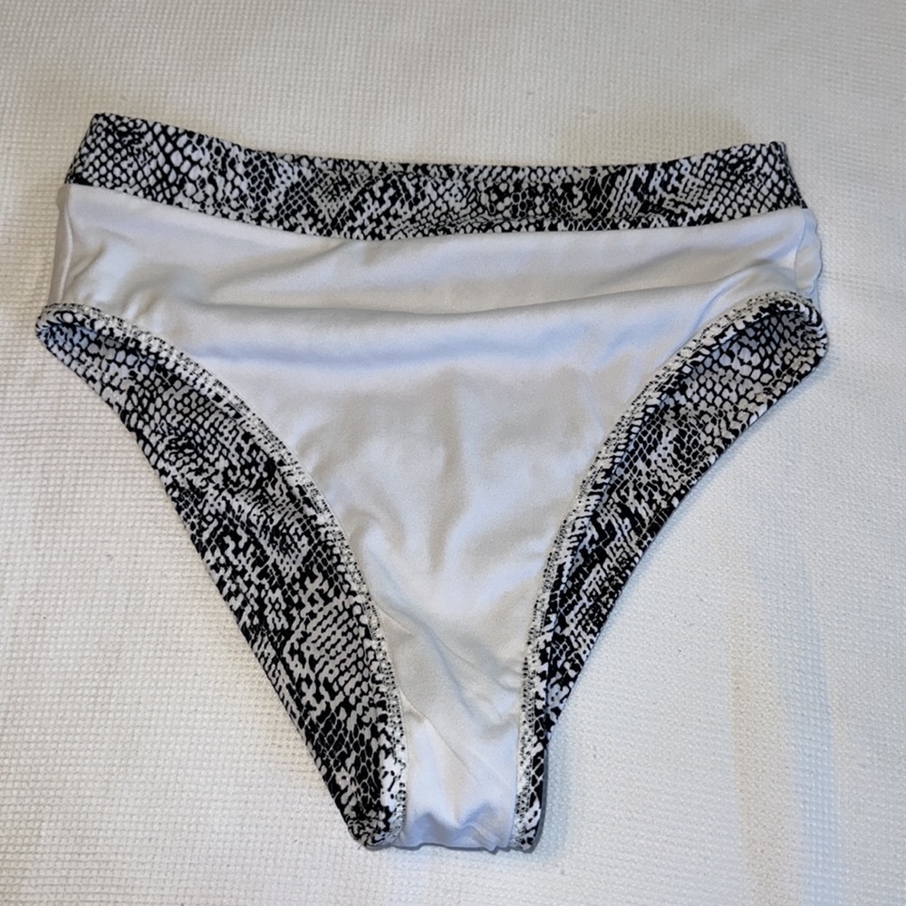 Snake Print High Waisted Bikini Bottoms Size M (4-6) Black White - Picture 9 of 10